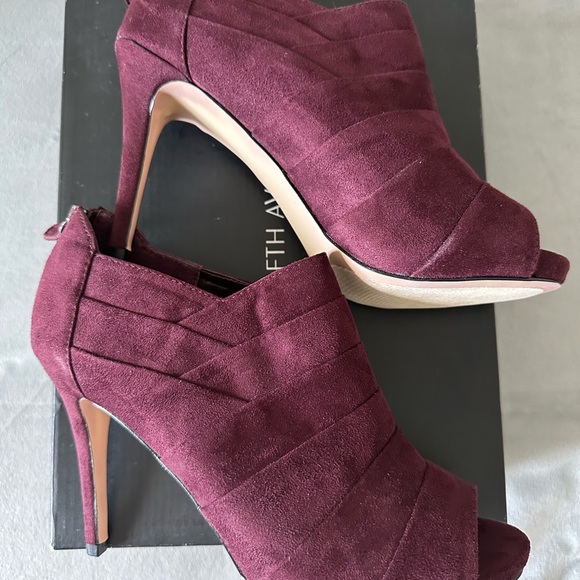 NIB - Saks Fifth Ave - Ankle Bootie - Picture 3 of 6